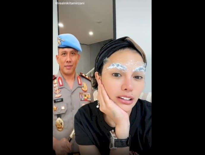 Lagi Hits! Netizen hingga Artis Ramai-ramai Pakai Filter 'Ferdy Sambo Mengintai' di TikTok, Kamu Udah Coba Gaes?