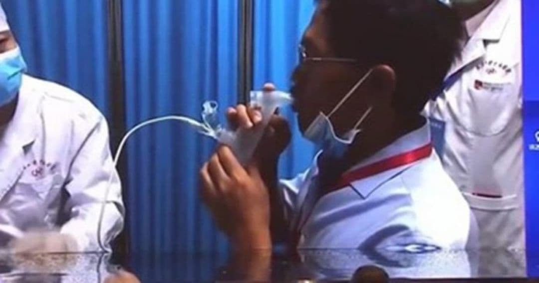 Uji coba vaksin Covid-19 dengan cara dihirup di Cina (foto: istimewa)