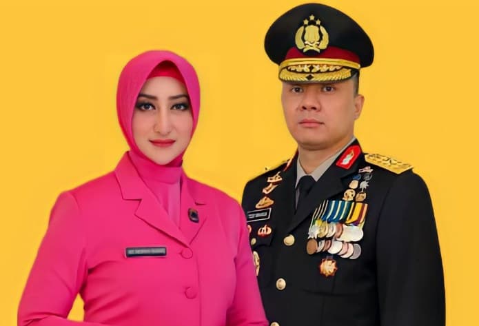 Irjen Pol Teddy Minahasa Putra dan istrinya, Merthy Kushandayani