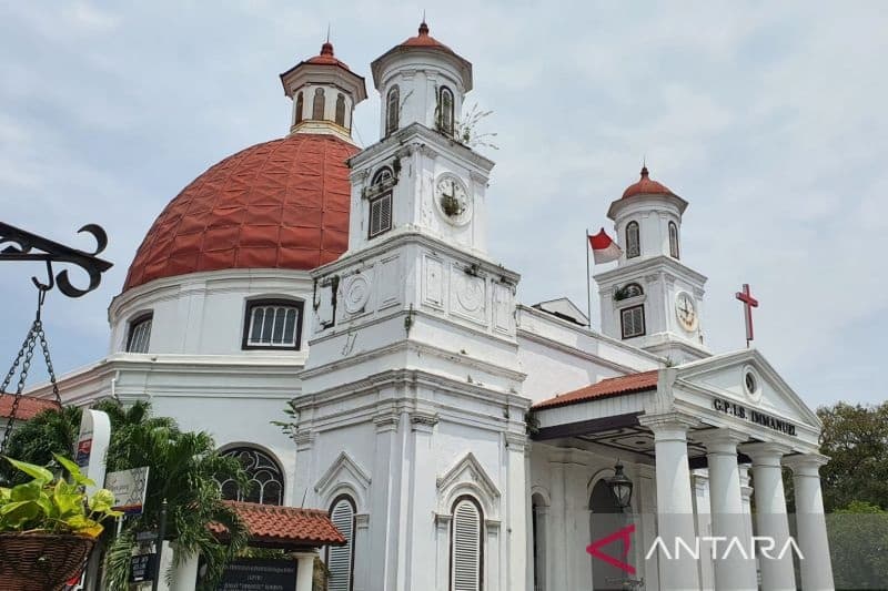 Gereja Blenduk atau GPIB Imannuel Semarang menjadi salah satu ikon penting untuk wisata di kawasan Kota Lama Semarang, (Foto:ANTARA/Livia Kristianti)