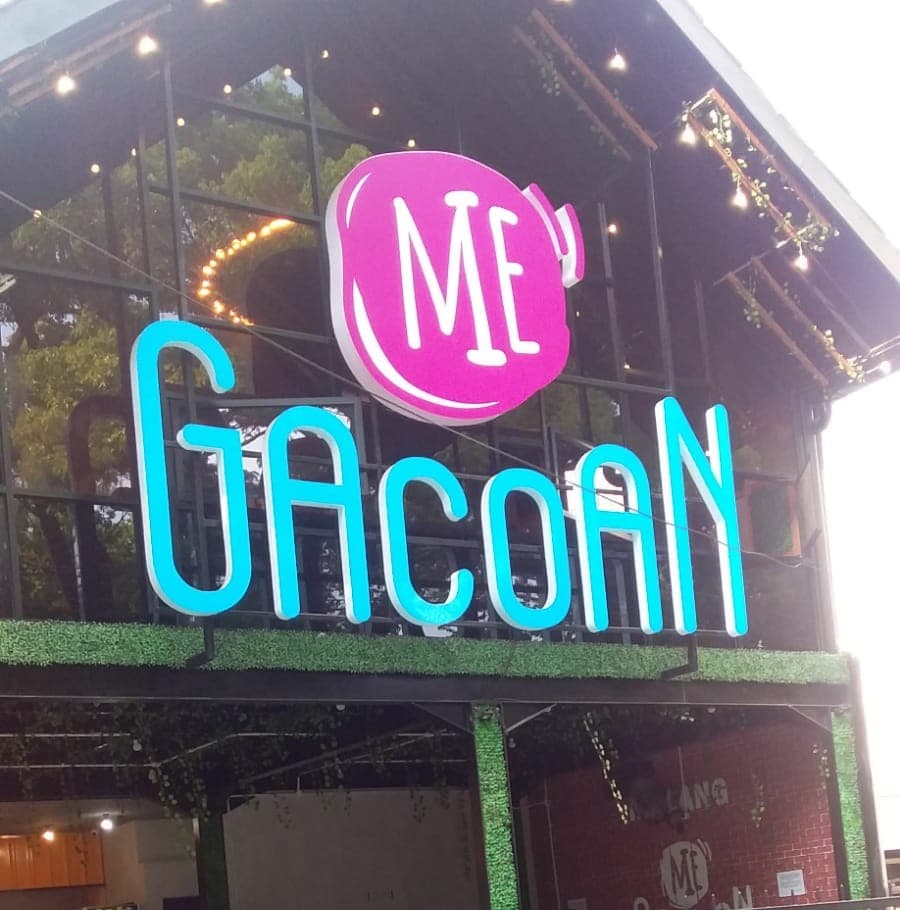 Geger! Karyawan dan Pengunjung Mie Gacoan Pasang Badan Lindungi Pendemo DPR dari Polisi