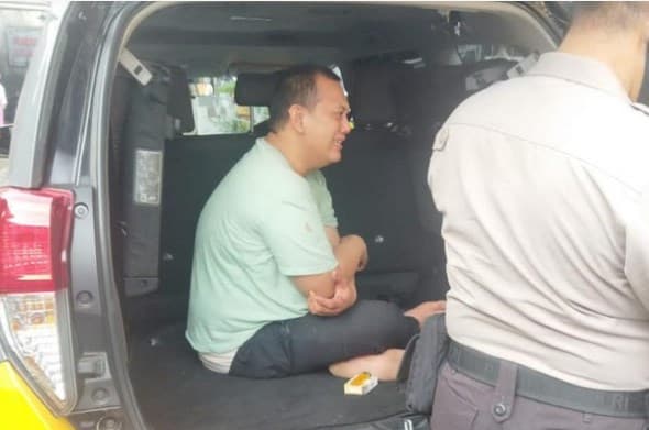 Pria bunuh anaknya di Jatijajar Depok sudah diamankan polisi. (Foto: Istimewa)