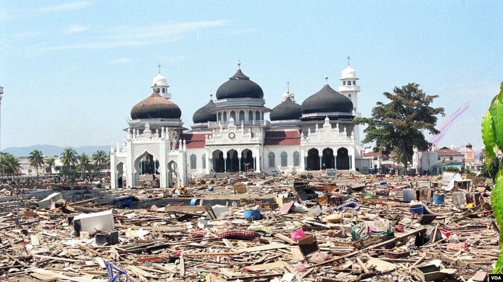 Tsunami Aceh (Foto : VoA)