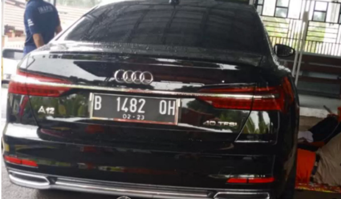 Mobil Audi yang Diduga Menabrak Mahasiswi di Ciancur (Foto:Istimewa)