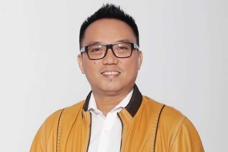 Bupati Morowali Utara Delis Julkarson Hehi