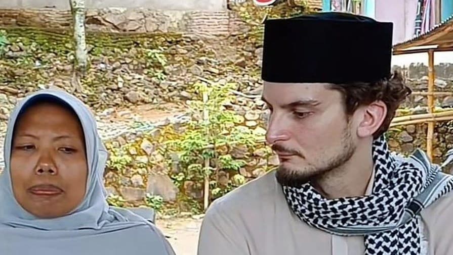 Bukti Aplikasi Kencan Online Gak Selalu Zonk, Viral Kisah Ustazah Lombok Dinikahi Bule Mapan Asal Belgia