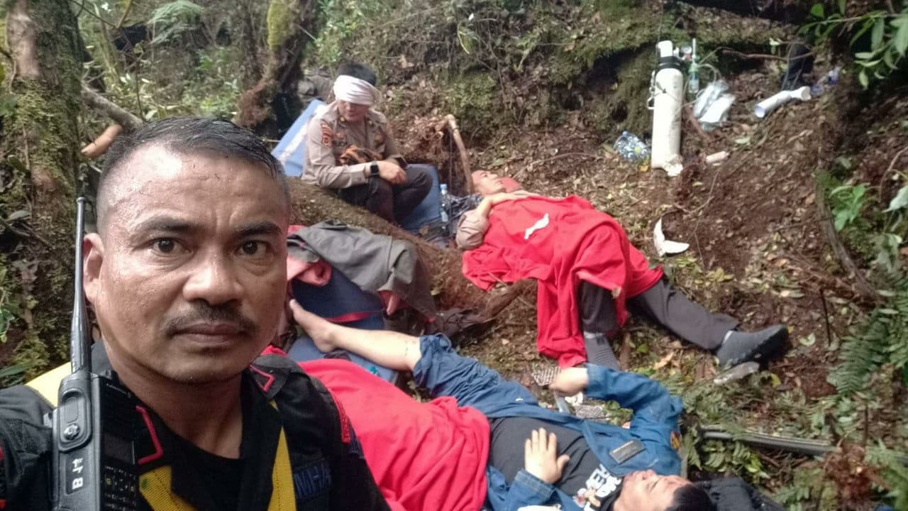 Pilot dan Kopilot Korban Kecelakaan Helikopter Kapolda Jambi Dirujuk ke RS Polri Kramat Jati