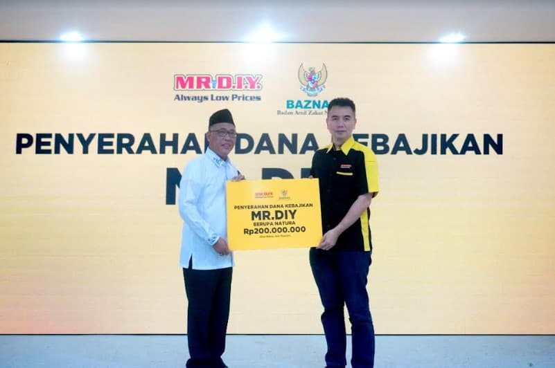 Gandeng Baznas, MR.DIY Salurkan Donasi Kepada 500 Keluarga Indonesia Pra Sejahtera.