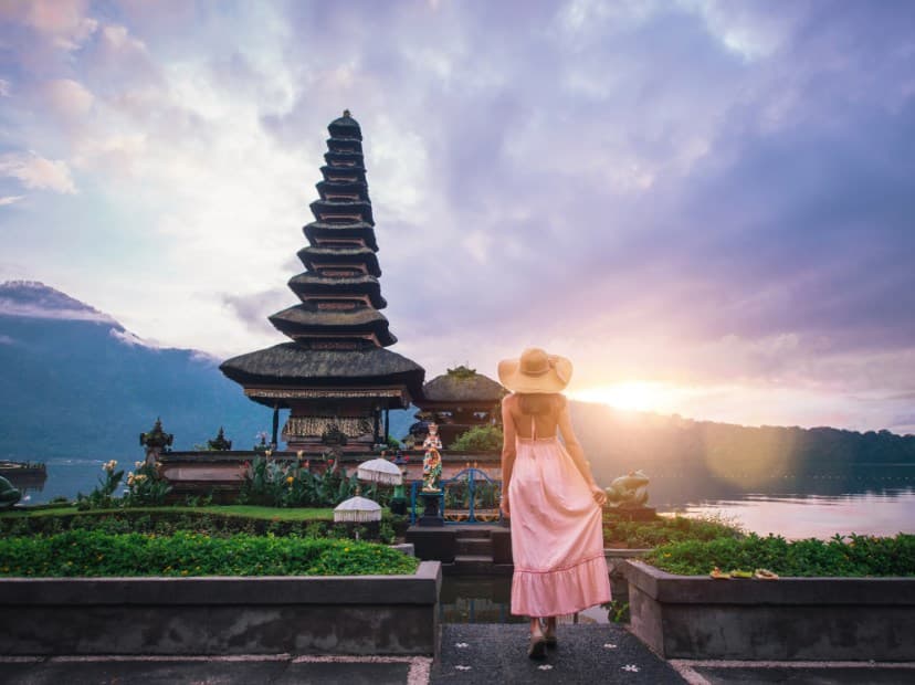 Ilustrasi turis asing di Bali (Foto: traveldailymedia.com)