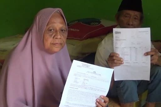 Pasangan lansia korban modus ganjal ATM di Bekasi. (Foto: Z Creators/Eka Jaya Saputra)