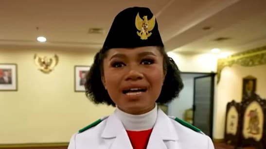 Lilly Wenda, pembawa baki dalam upacara HUT RI ke-78