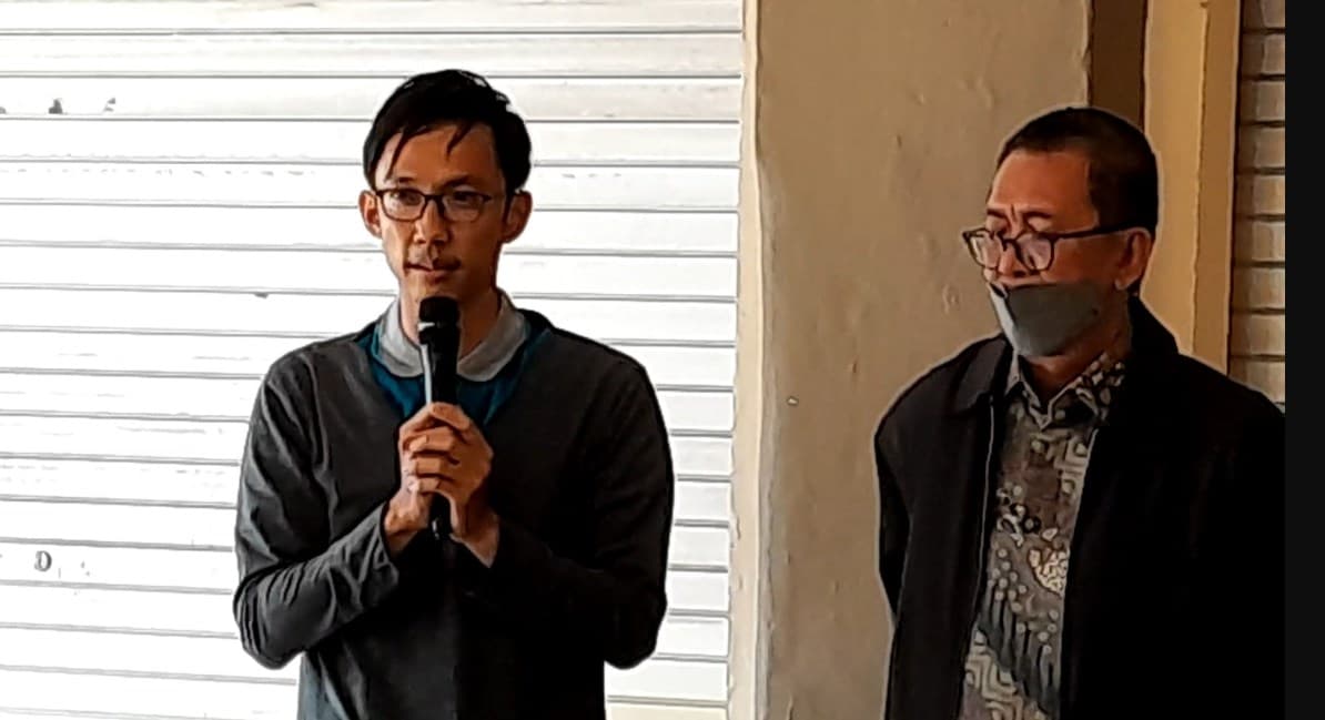 Didampingi kuasa hukumnya, calon pengantin penyebab kebakaran Bromo akhirnya minta maaf. (Foto: Warta Bromo)