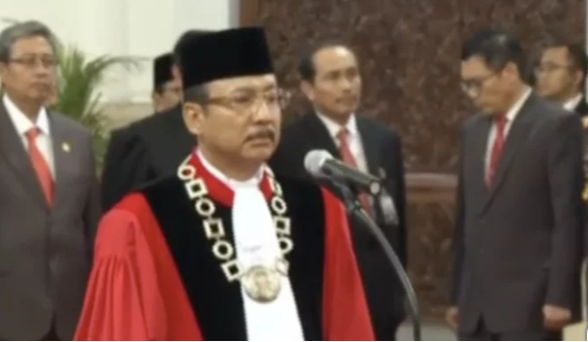 Hakim Suhartoyo, Ketua MK