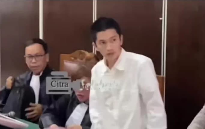 Bayu Firlen, pelaku penyebar video asusila aktris Rebecca Klopper.