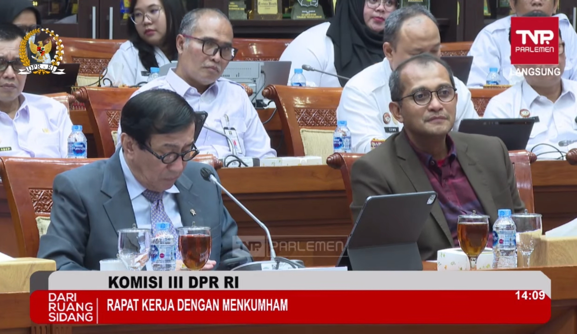 Menkumham Yasonna Laoly dan Wamenkumham Eddy Hiariej di raker bersama Komisi III DPR RI