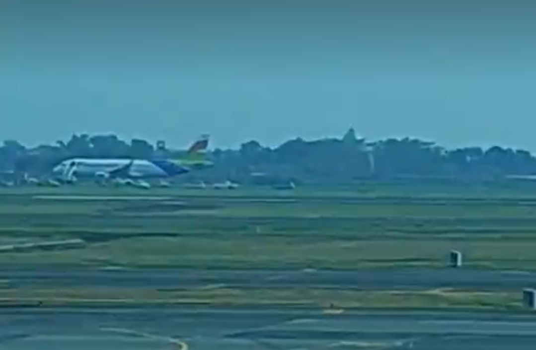 Pesawat Pelita Air di Bandara Juanda, Surabaya, Jawa Timur (Foto: Akun X)