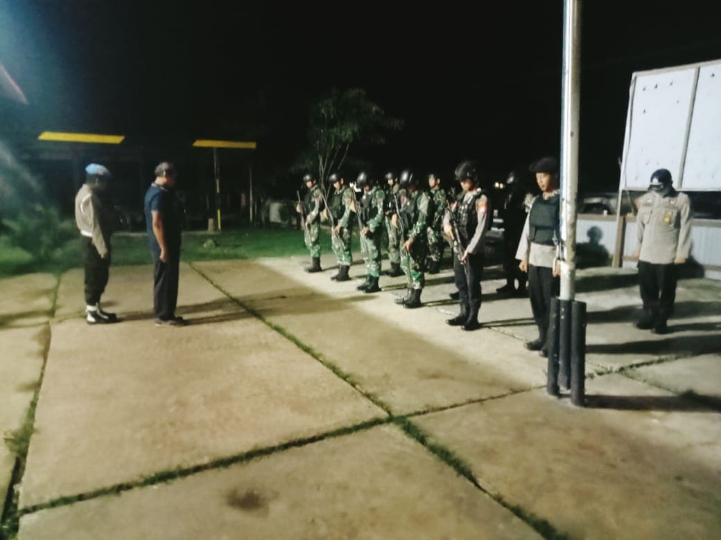 Patroli gabungan TNI-Polri di Distrik Kimaam jelang Pemilu 2024 (Foto: Polda Papua)