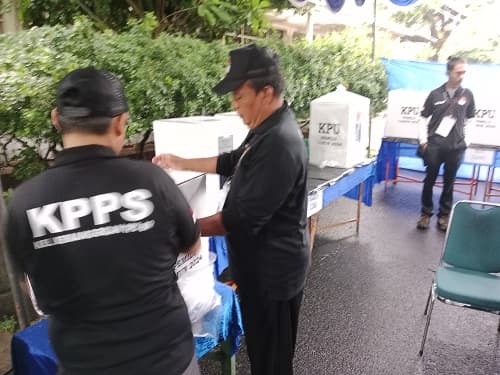 Kelompok Penyelenggara Pemungutan Suara (KPPS). (Foto:REQnews)