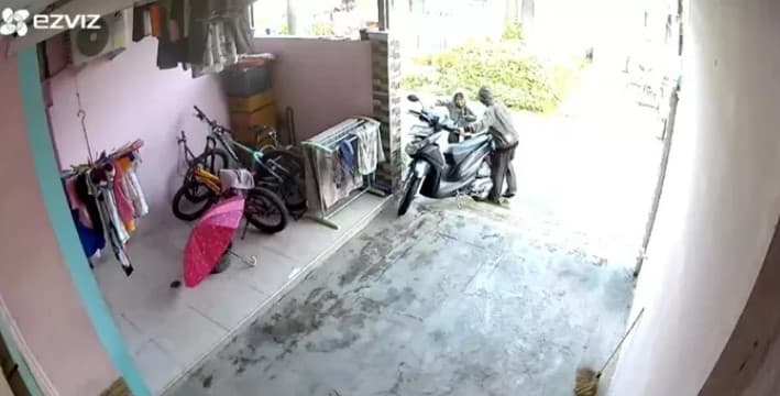 Viral 2 bocah SD terekam cctv curi sepeda motor.