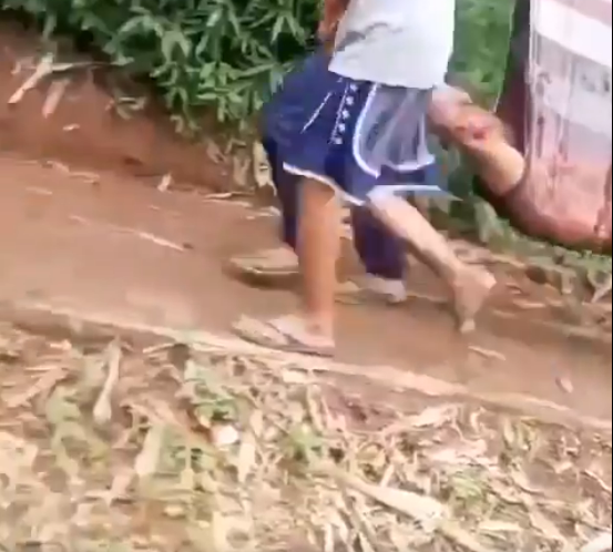 Viral Video Anak Nyaris Habisi Nyawa Ayah Tiri karena Ibu Kandungnya Dianiaya