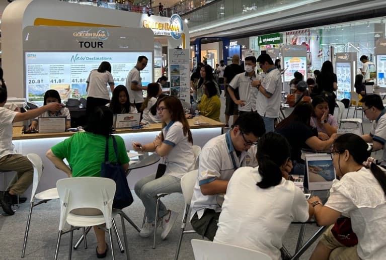 Promo Liburan dari Golden Rama Tours & Travel di pameran EXTRA: Experience Travel 2024.