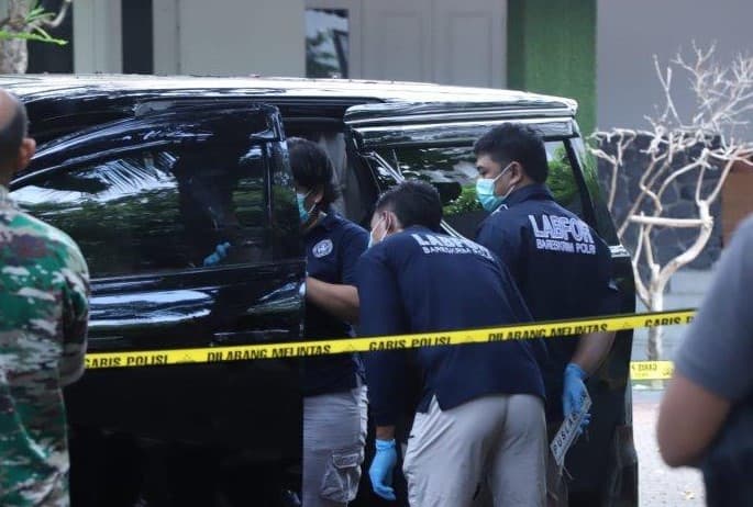 Viral polisi ditemukan tewas di dalam mobil. (Foto: Instagram)