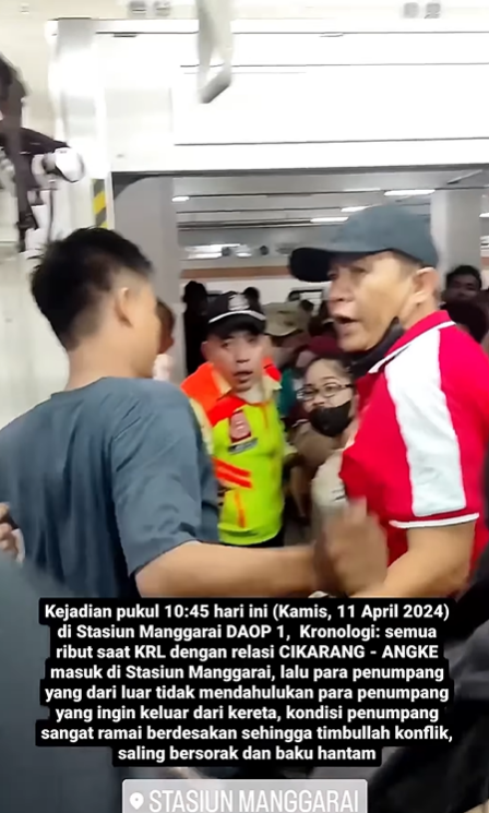 Viral Penumpang KRL Nyaris Baku Hantam, Ini Kata Warganet