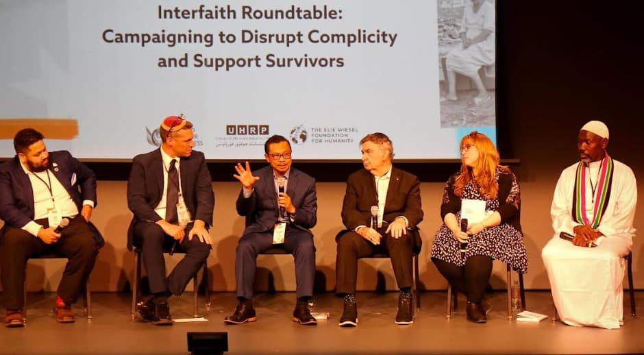 Shamsi Ali menilai resolusi yang dikeluarkan Kongres AS mengenai sikap kritis terhadap Israel sebagai bentuk yang sama terhadap agama Yahudi adalah sebuah upaya yang menyesatkan.