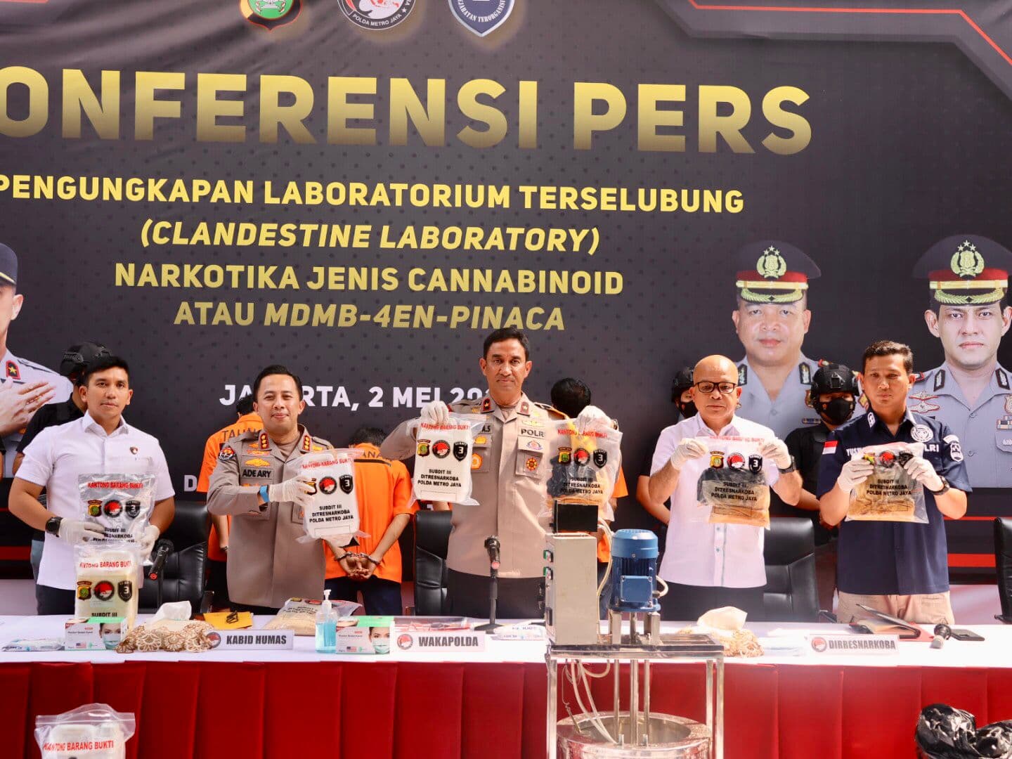 Pengungkapan kasus laboratorium narkoba terselubung di Sentul, Bogor, Jawa Barat (Foto: Polda Metro Jaya)