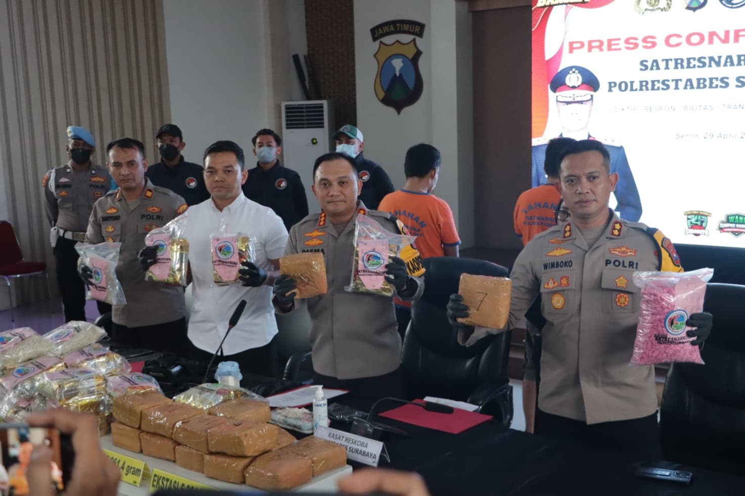 Tangkap 2 Sindikat Narkoba Jaringan Jawa-Sumatera, Polrestabes Surabaya Sita 40,8 Kg Sabu