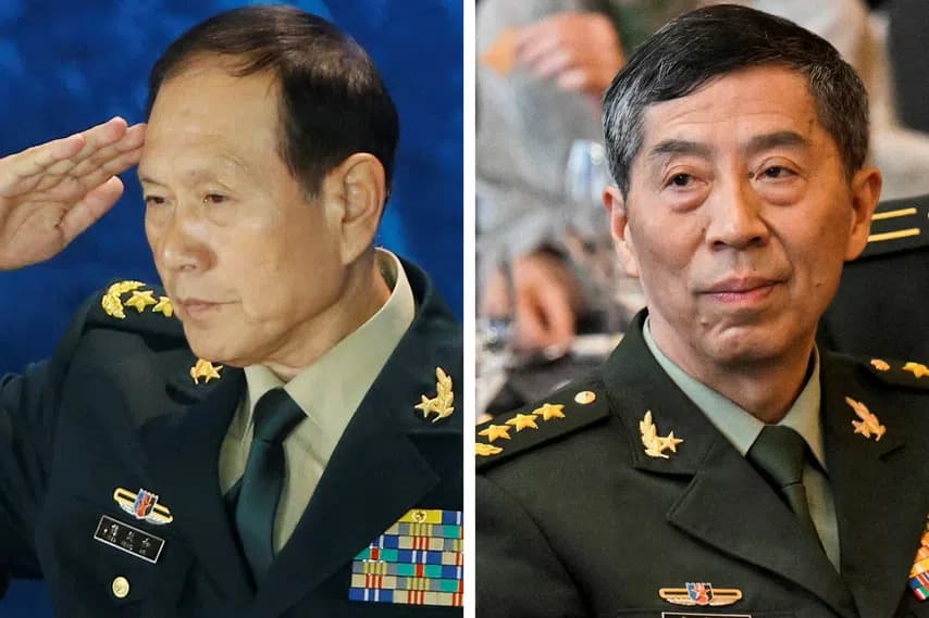 Li Shangfu (kanan) dan Wei Fenghe (kiri), dua mantan menhan Tiongkok, dipecat Partai Komunis Cina akibat korupsi. Foto Businnes Times