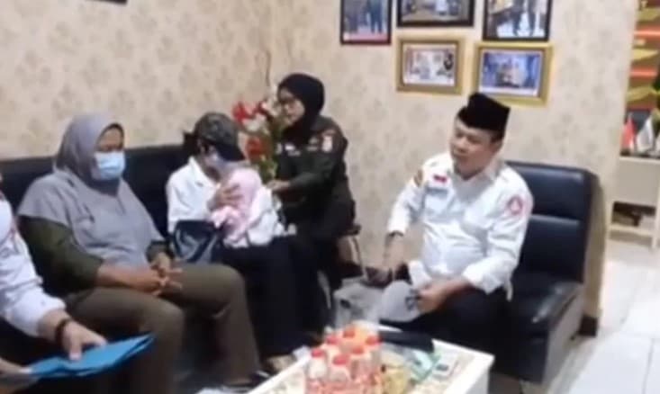 Geger Siswi Kelas 2 SMP Lahirkan Bayi. (Foto: TikTok @perisaikebenarannasional)