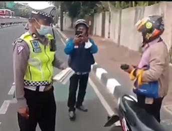 Viral Vlogger yang Sering Kritik Polantas Langgar Lalu Lintas, Justru Ini yang Dilakukan