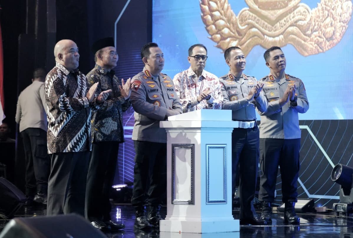 Kapolri Jenderal Listyo Sigit Prabowo melincurkan sistem tilang elektronik berbasis pengenalan wajah (Foto: Istimewa)