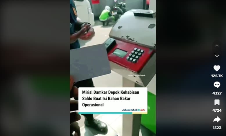 Damkar Depok Kehabisan Saldo Uang Elektronik untuk Isi Bahan Bakar. (Foto: TikTok)
