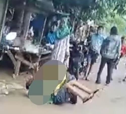 Dua nenek duel di pasar gegara rebutan lelaki (Foto:Istimewa)