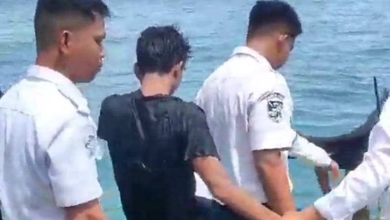 Akun Game Onlinenya diretas, pemuda ini mencoba akhiri hidup lompat ke laut (Foto:Istimewa)