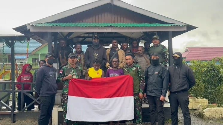 Diciduk Pasukan Khusus TNI, Dua Anggota OPM Ikrar Setia ke NKRI