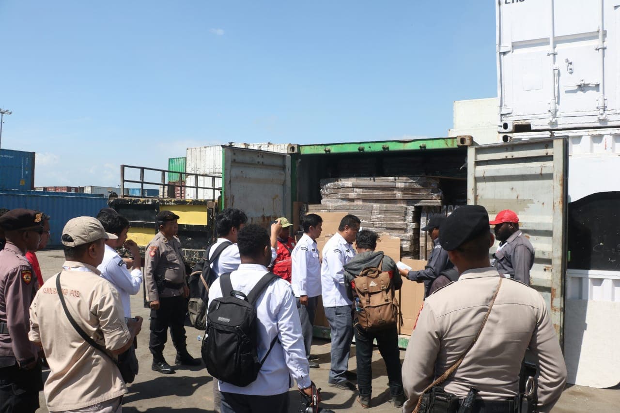 Pengamanan logistik Pemilu 2024 di Papua (Foto: Istimewa)