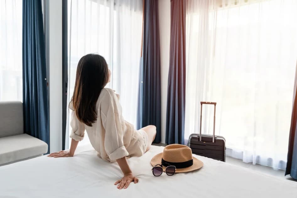 Ilustrasi Staycation di Hotel.
