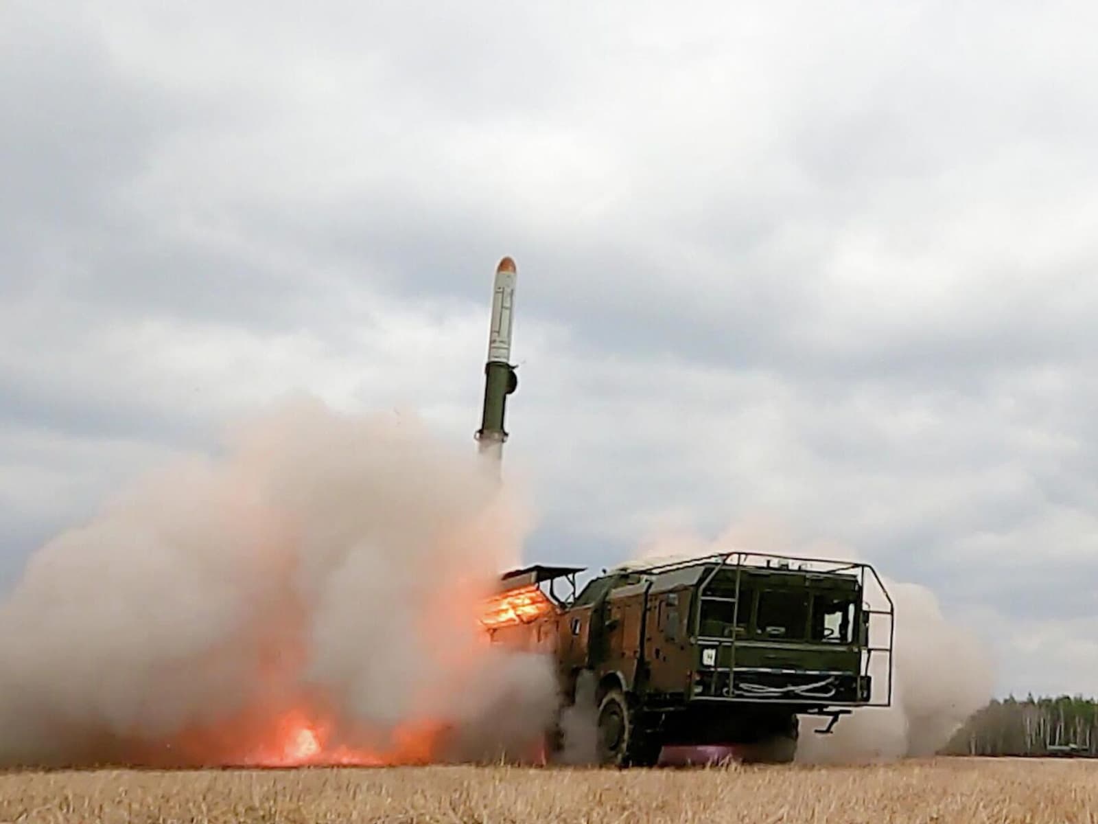 Rusia Pertimbangkan Gelar Rudal Hipersonik Jarak Menengah di Asia