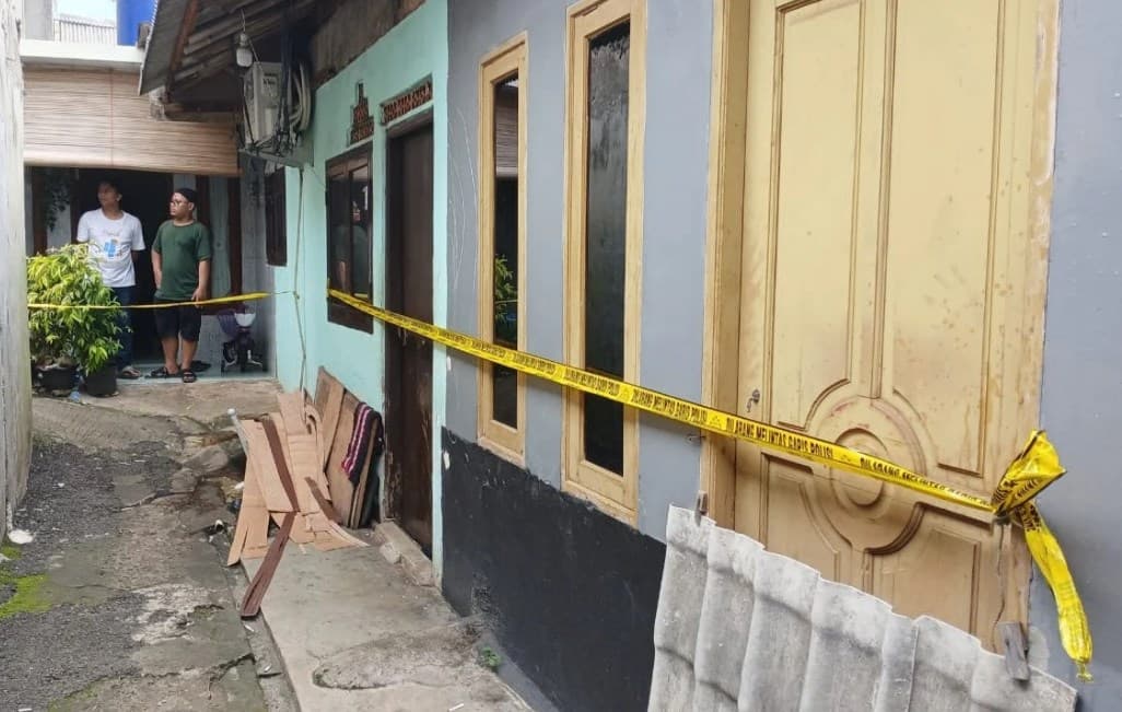 Satu keluarga ditemukan tewas di Tangsel. (Foto: Tv One News)