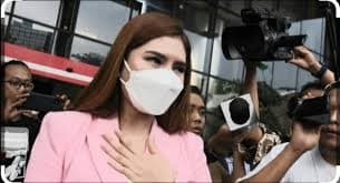 Pramugari Cantik, Selvi Purnama Sari Diperiksa KPK Kasus Dugaan Suap di Pemprov Papua