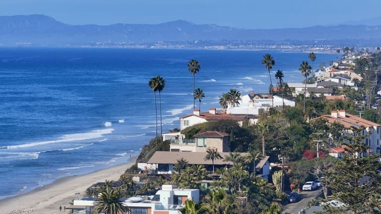 Donald Trump Ngotot Beli Greenland, Warga Denmark Tawar California Satu Triliun Dollar Plus Kue Kering