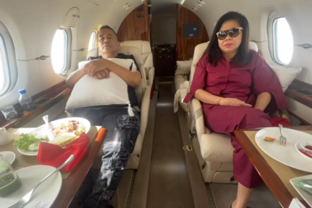 Hotman Paris terbang ke Singapura untuk melakukan pemeriksaan. (Foto:Instagram)