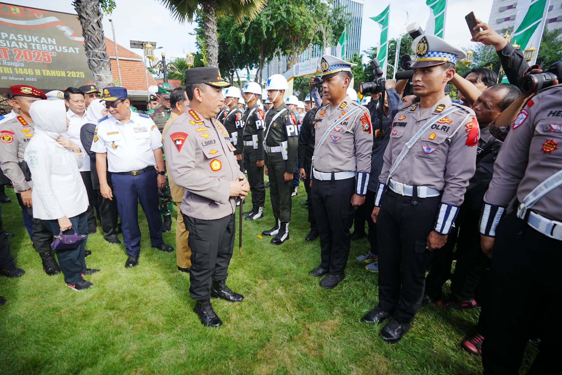 Kapolri Jenderal Listyo Sigit Prabowo cek kesiapan personel Operasi Ketupat 2025 (Foto: Istimewa)