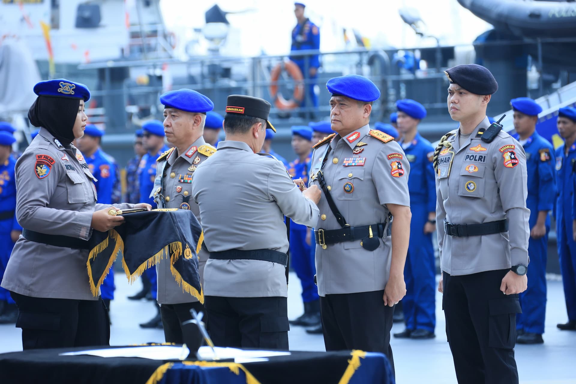 Proses serah terima jabatan Kepala Korps Kepolisian Perairan dan Udara (Kakorpolairud) Baharkam Polri (Foto: Humas Polri)