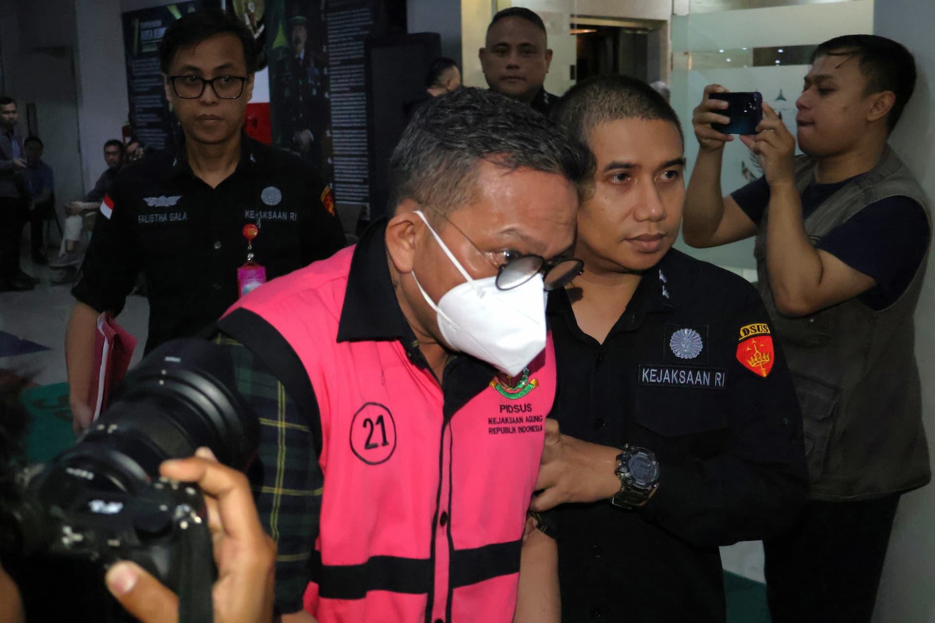 Tersangka baru kasus dugaan suap vonis lepas terdakwa korporasi kasus korupsi ekspor CPO (Foto: Kejagung)