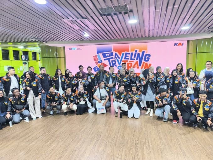 KAI Ajak Gen Z dan Milenial Menjelajahi Bumi Papandayan dengan Kereta Panoramic.