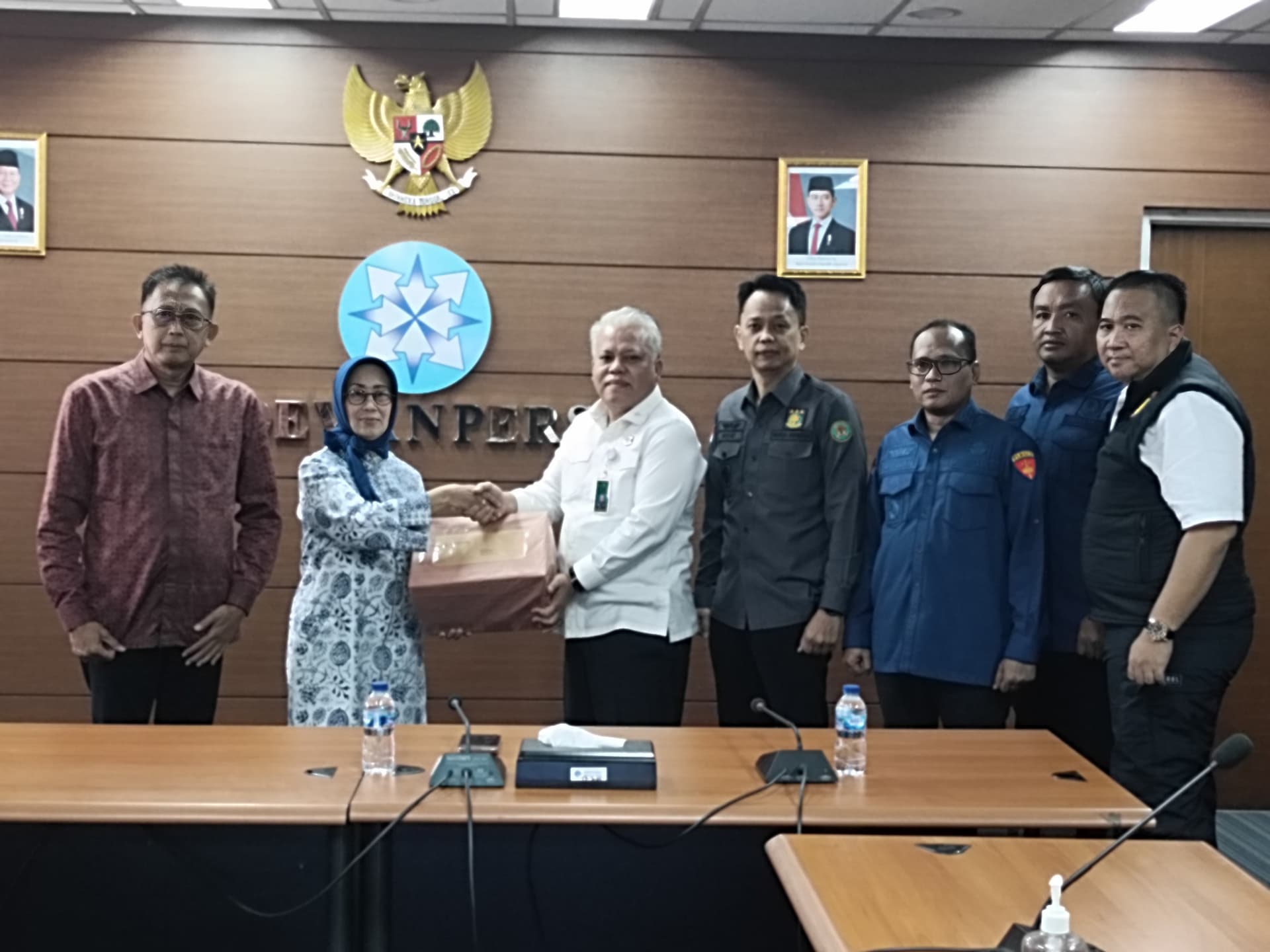 Kapuspenkum Kejagung Harli Siregar bertemu Ketua Dewan Pers Ninik Rahayu (Foto: Kejagung)